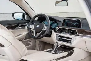 bmw_7_series_review_2015_30