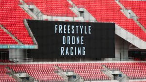 freestyle_drone_racing-big_screen