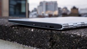 Lenovo Yoga 900 recension: Höger kant, stängd