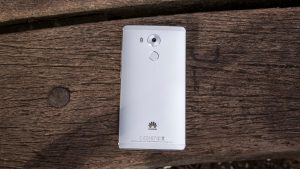 Huawei Mate 8 recension: Bak