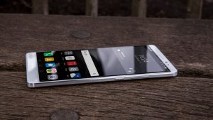 Huawei Mate 8 recension: Höger kant