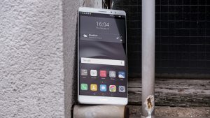 Huawei Mate 8 recension: Fram, i vinkel