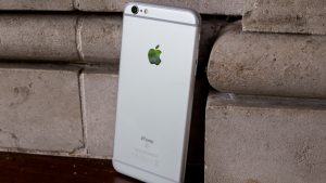 Apple iPhone 6s Plus recension: Bakre panel