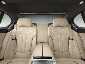 bmw_7_series_review_2015_18
