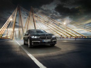 bmw_7_series_review_2015_21