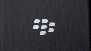 BlackBerry Priv recension: BlackBerry-logotypen, som äntligen pryder en löftesrik smartphone