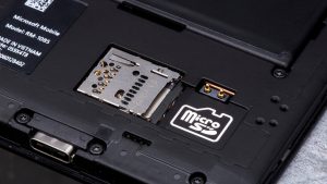 Microsoft Lumia 950 XL recension: Nano SIM-kort och microSD-kortplatser