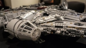 lego-millennium-falcon-ucs-2017-2