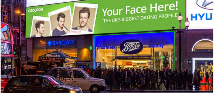 Groupon vill sätta ditt ansikte på en stor skylt i Piccadilly Circus