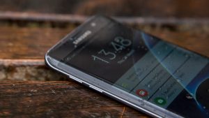 Samsung Galaxy S7 Edge - böjd skärm