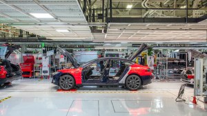 Tesla Model 3-detaljer avslöjade: Tesla säger att det snabbaste sättet att få en Model 3 är att köpa en Model S eller Model X