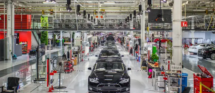 Powertrip: Bakom kulisserna på Teslas enorma bilfabrik